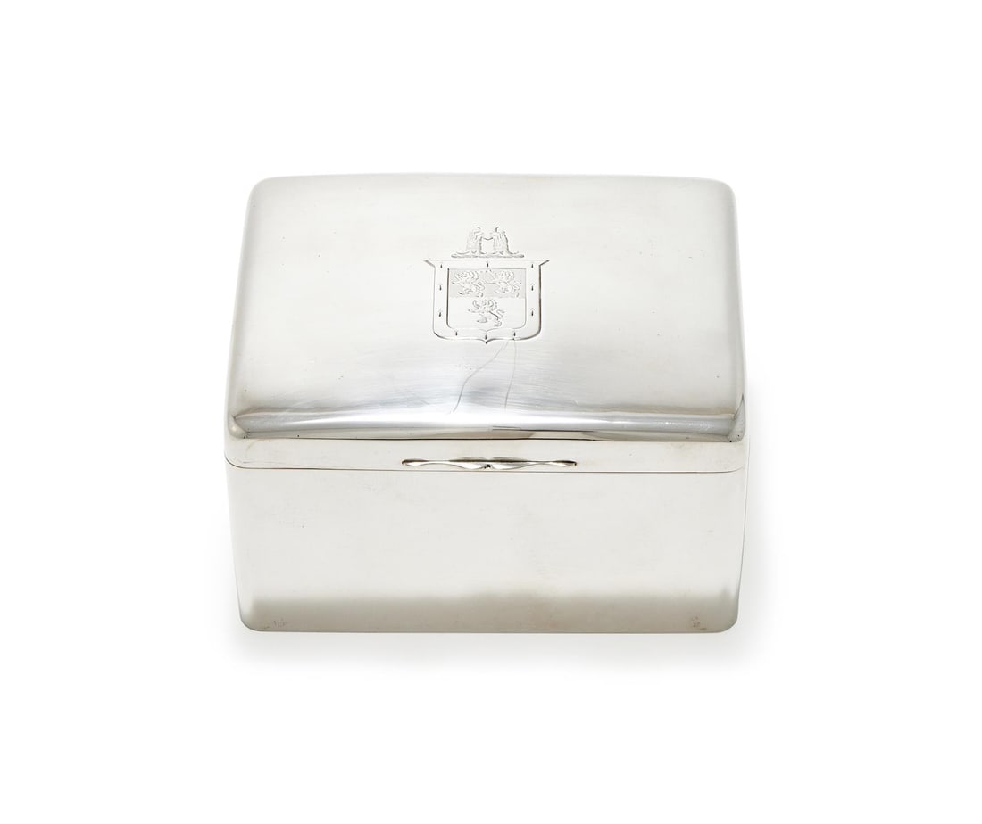 AN EDWARDIAN RECTANGULAR SILVER TABLE BOX - 2