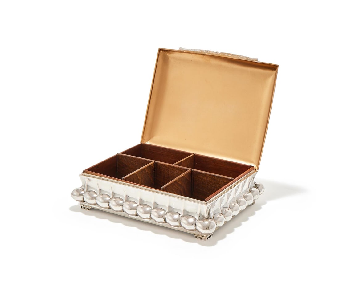 A HUNGARIAN SILVER RECTANGULAR BOX - 3