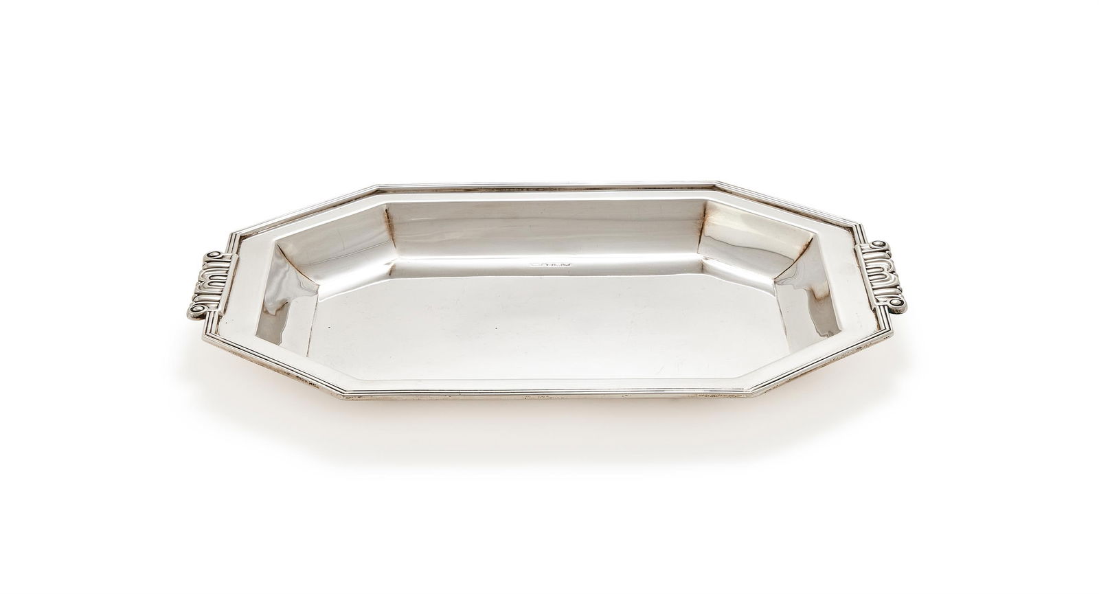 AN ART DECO SILVER TRAY (1 of 3)