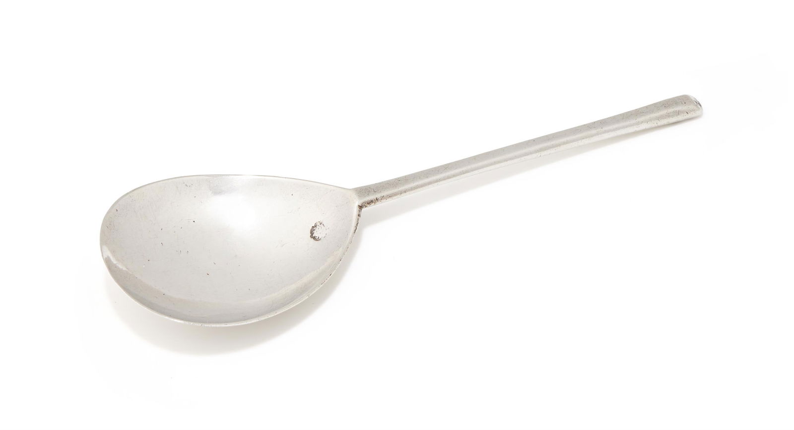 A JAMES I SLIP TOP SPOON: A JAMES I SLIP TOP SPOONMARK CROSS IN HEART, CIRCA 1610Engraved IF16cm long35g (1.15 oz)