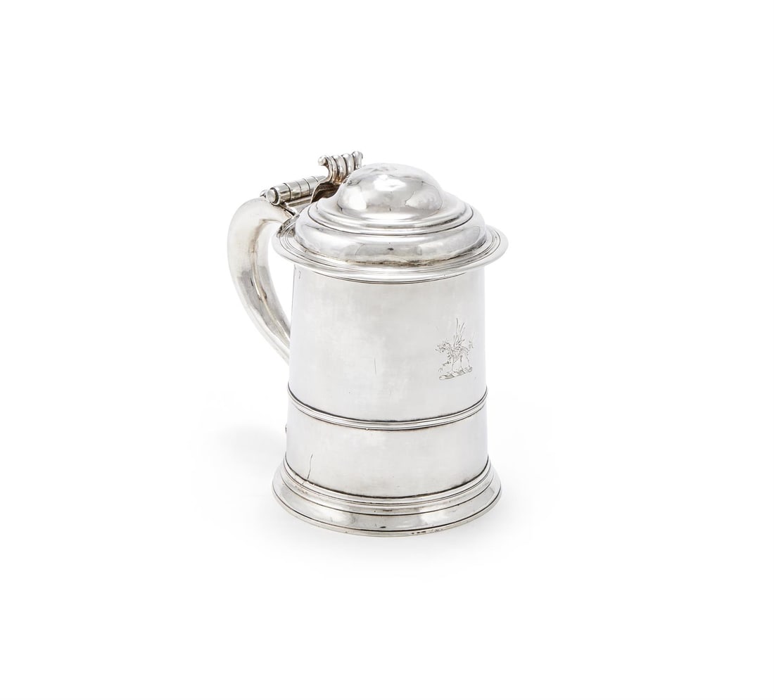 A GEORGE I SILVER TANKARD (1 of 3)