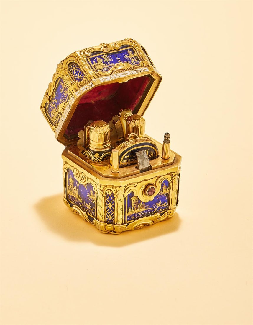 Y A GEORGE III GOLD MOUNTED BLUE GLASS SQUARE ETUI (1 of 6)