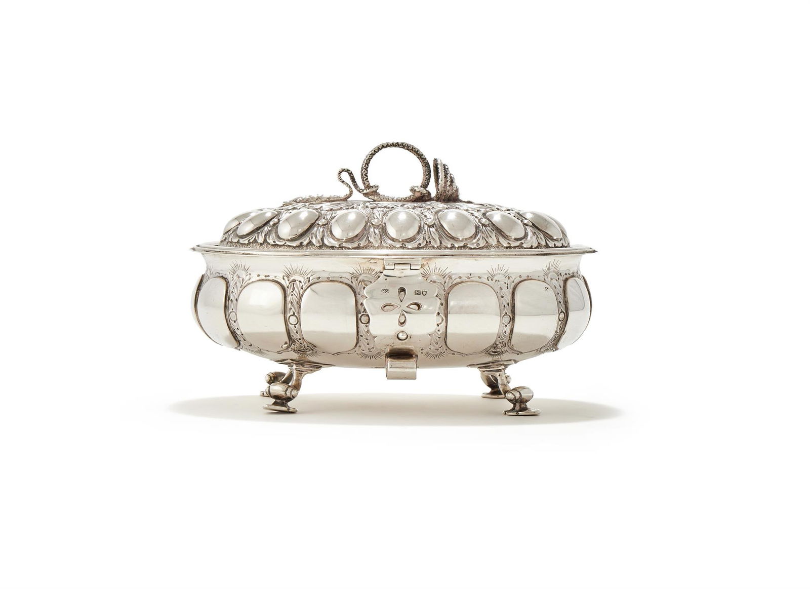 AN EDWARDIAN SILVER OVAL SUGAR BOX (1 of 3)