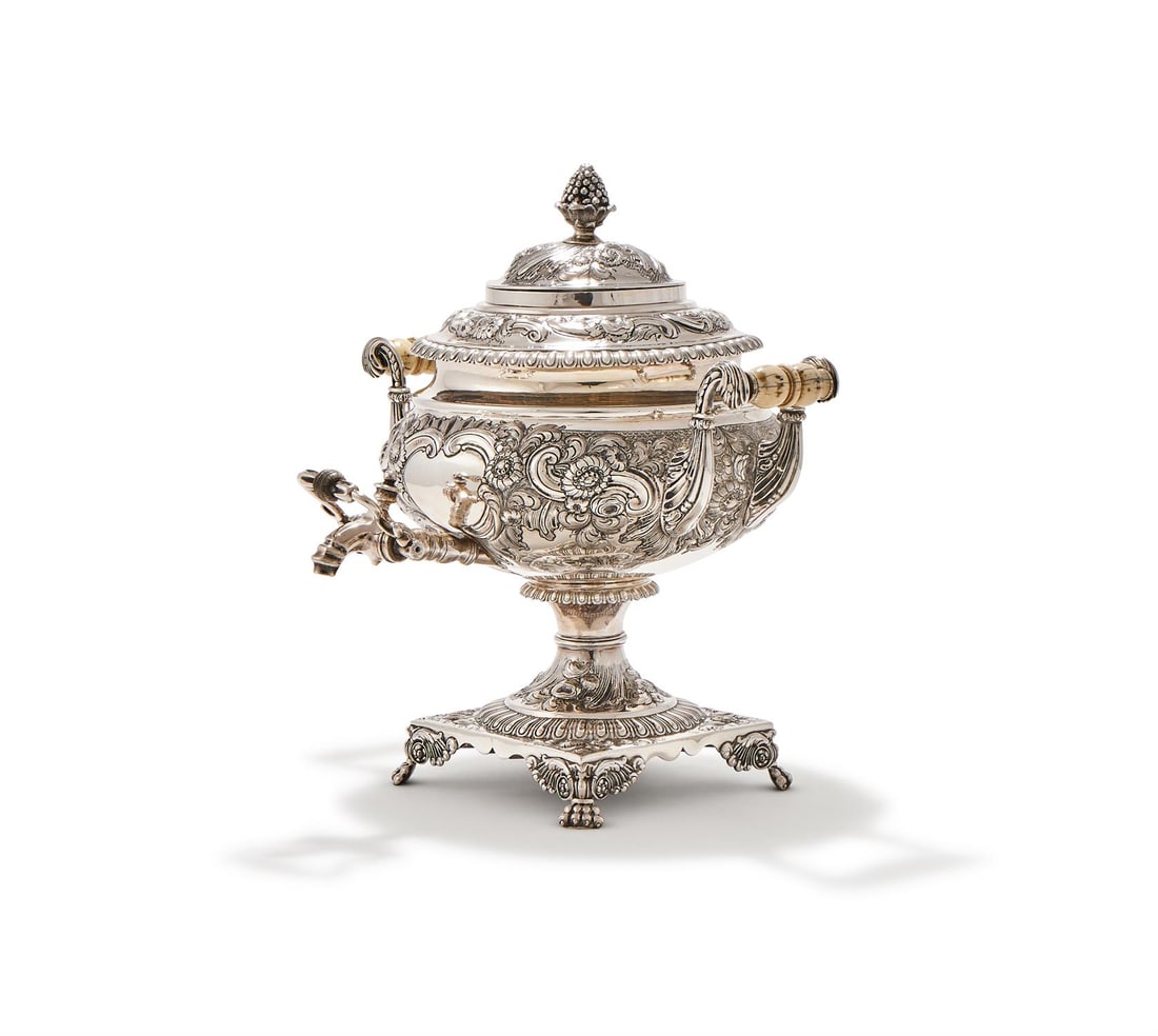 Y A GEORGE IV SILVER TEA URN (1 of 2)