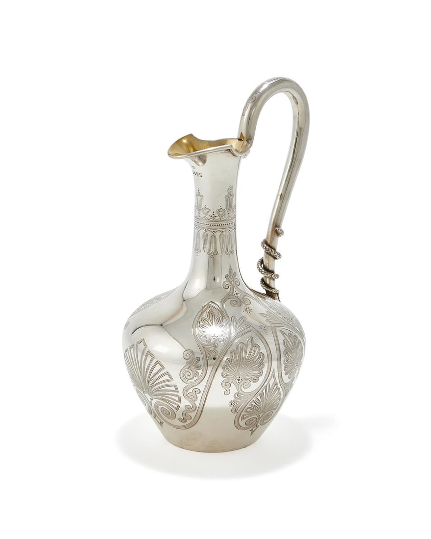 A VICTORIAN SILVER OINOCHOE FORM EWER (1 of 3)