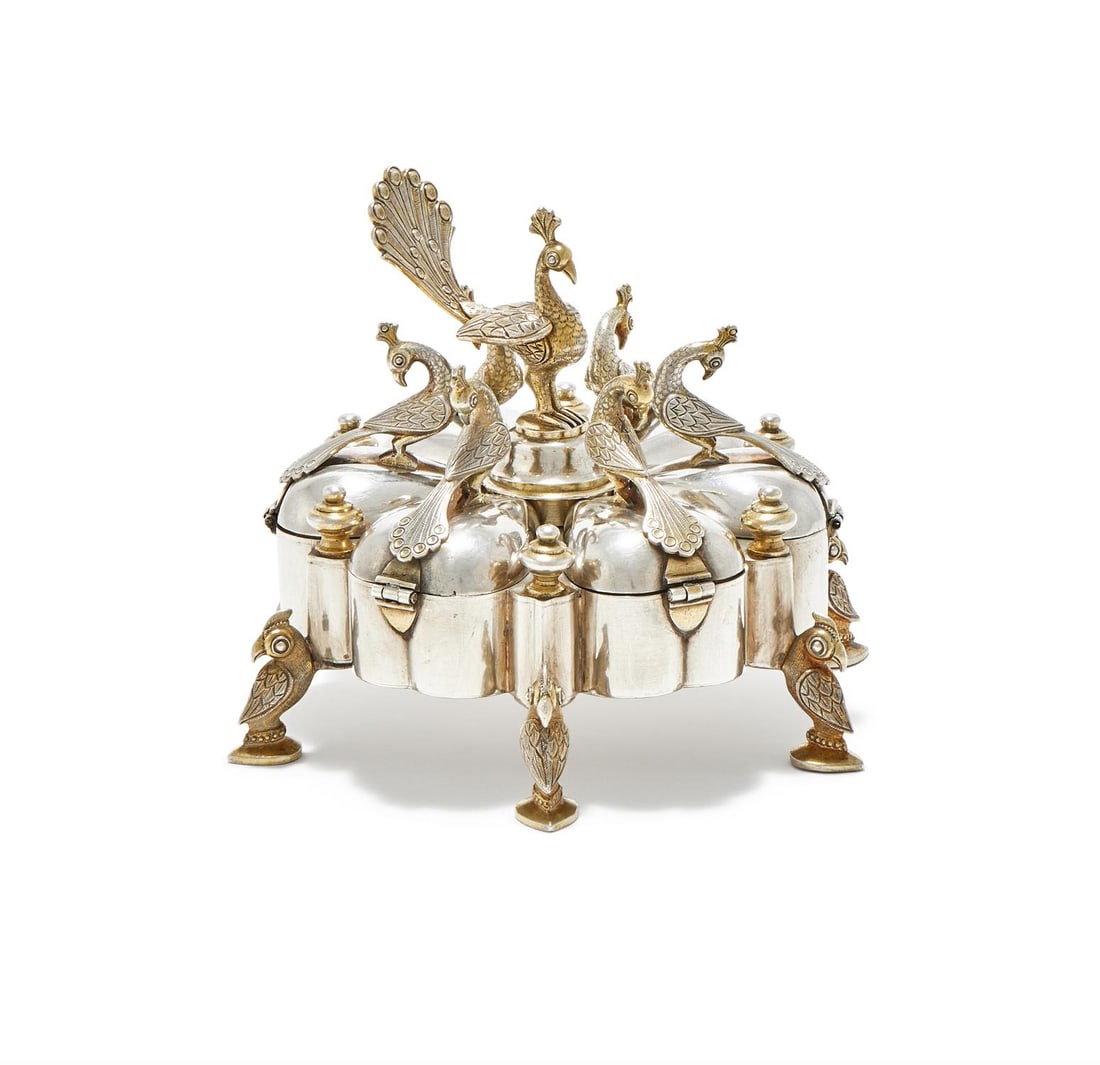 AN INDIAN SILVER SHAPED CIRCULAR SPICE BOX (PAANDAN) (1 of 3)