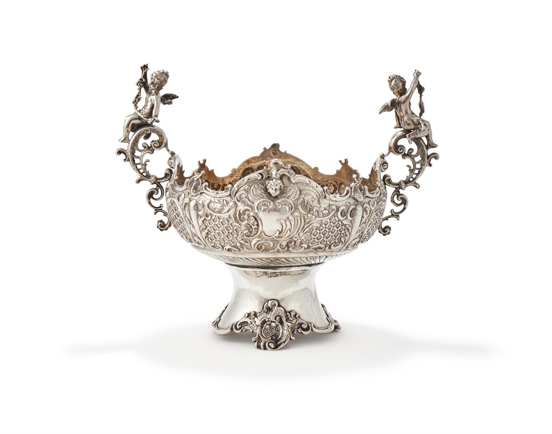 A SILVER TWIN HANDLED CENTREPIECE (1 of 2)