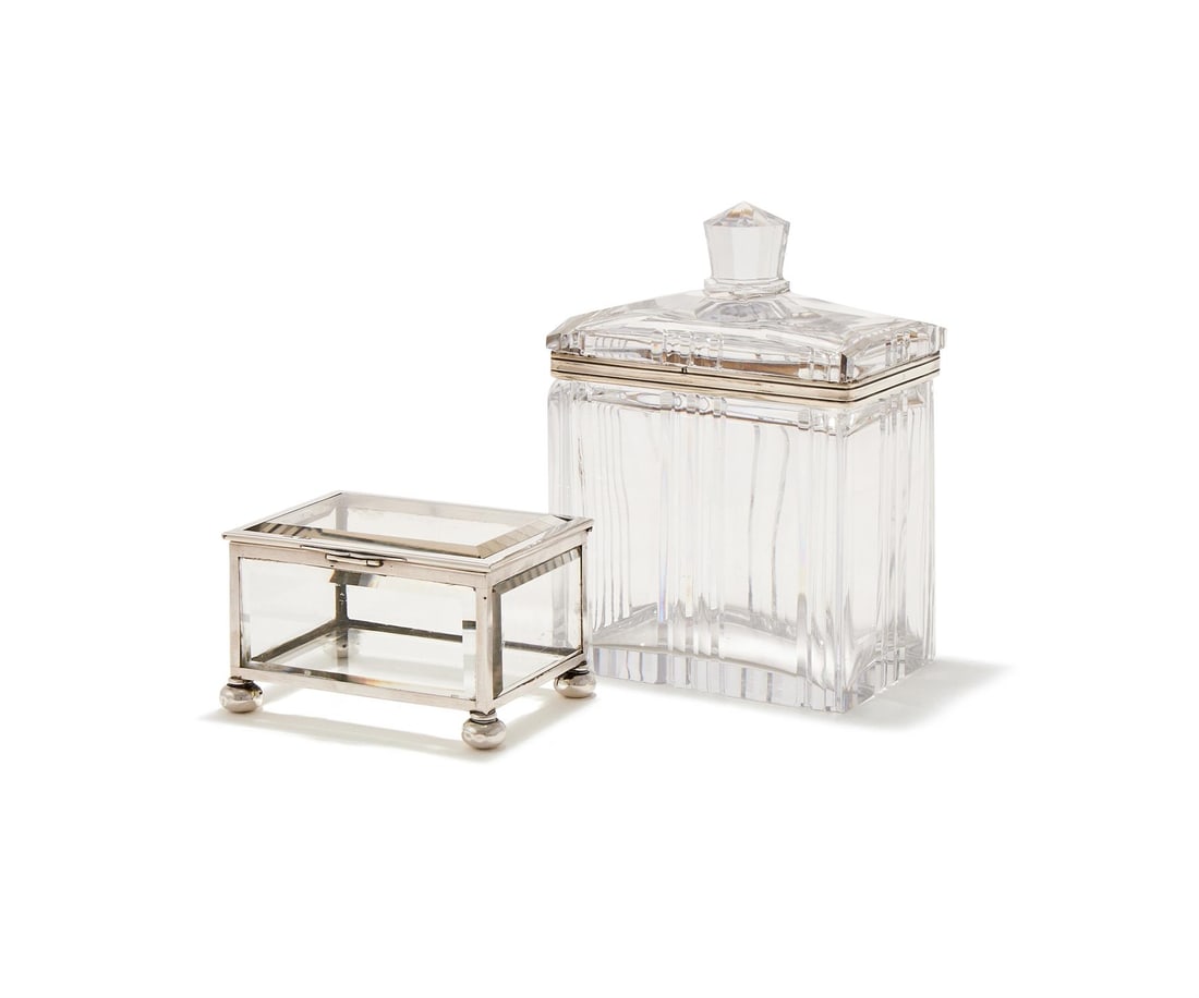 AN EDWARDIAN SILVER MOUNTED GLASS BOX (1 of 2)