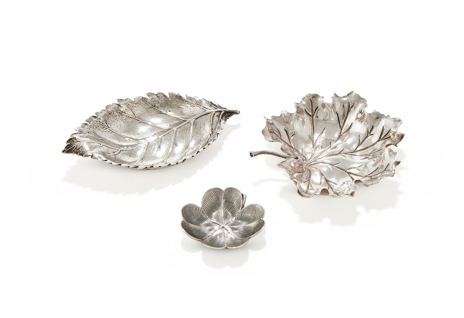 BUCCELLATI, THREE ITALIAN SILVER LEAF SHAPED DISHES (1 of 2)