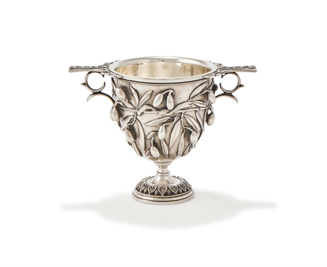 AN ITALIAN SILVER TWIN HANDLED SKYPHOS CUP (1 of 3)