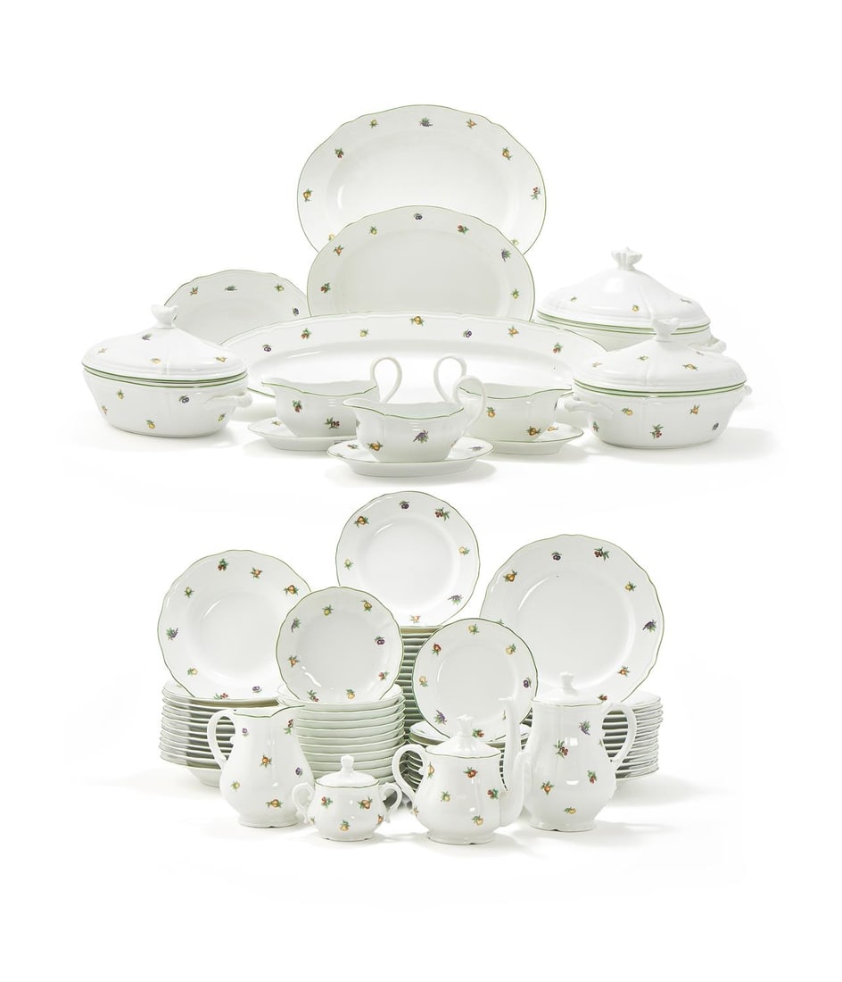 RICHARD GINORI, FRUITS OF ITALY PATTERN, A PORCELAIN PART DINNER SERVICE (1 of 4)