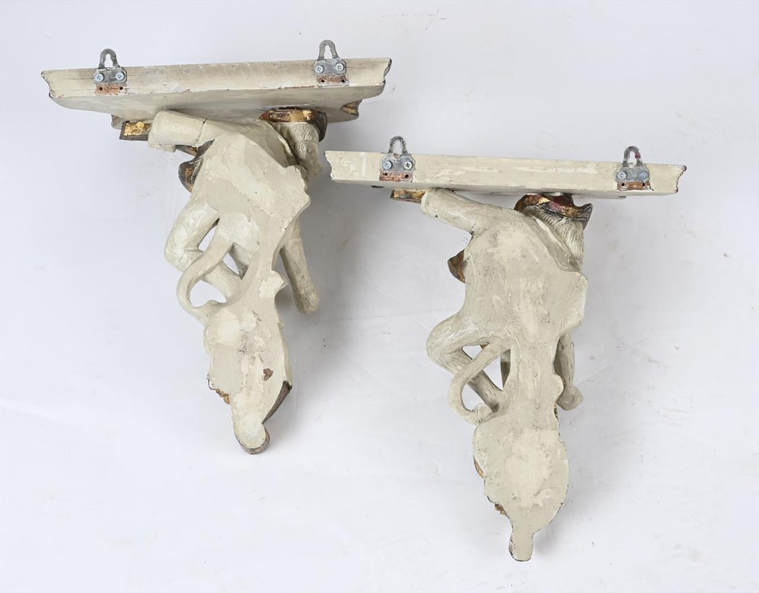 A PAIR OF CARVED, PAINTED AND PARCEL GILTWOOD WALL BRACKETS, 20TH CENTURY - 3