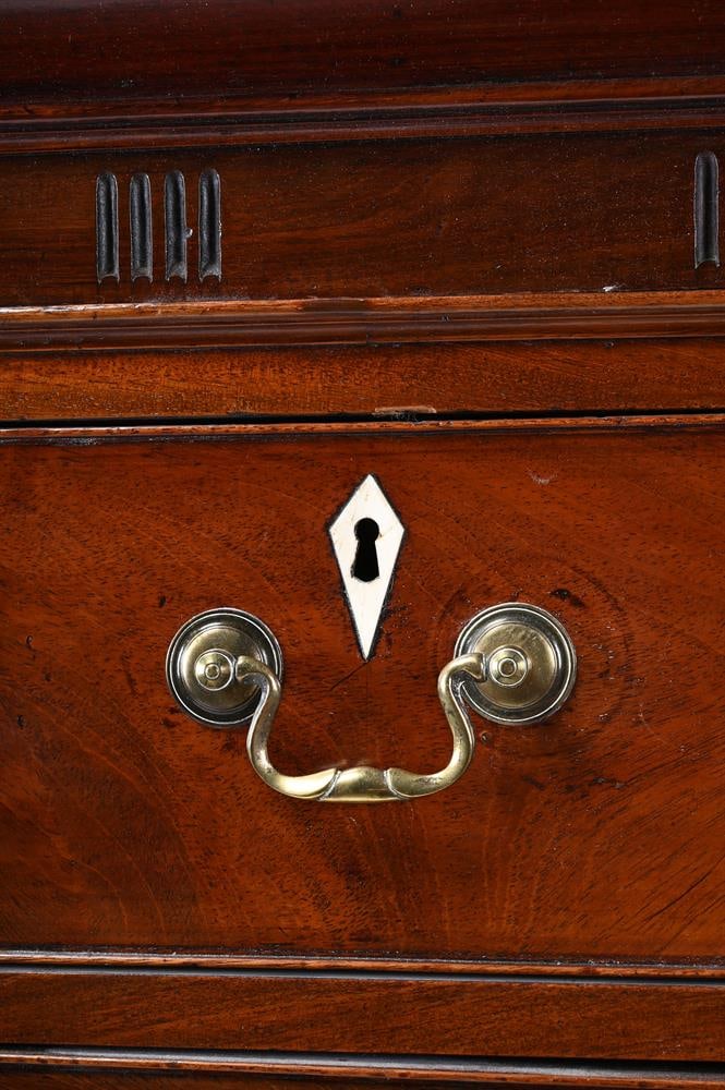 Y A GEORGE III MAHOGANY CHEST ON CHEST, CIRCA 1800 - 3