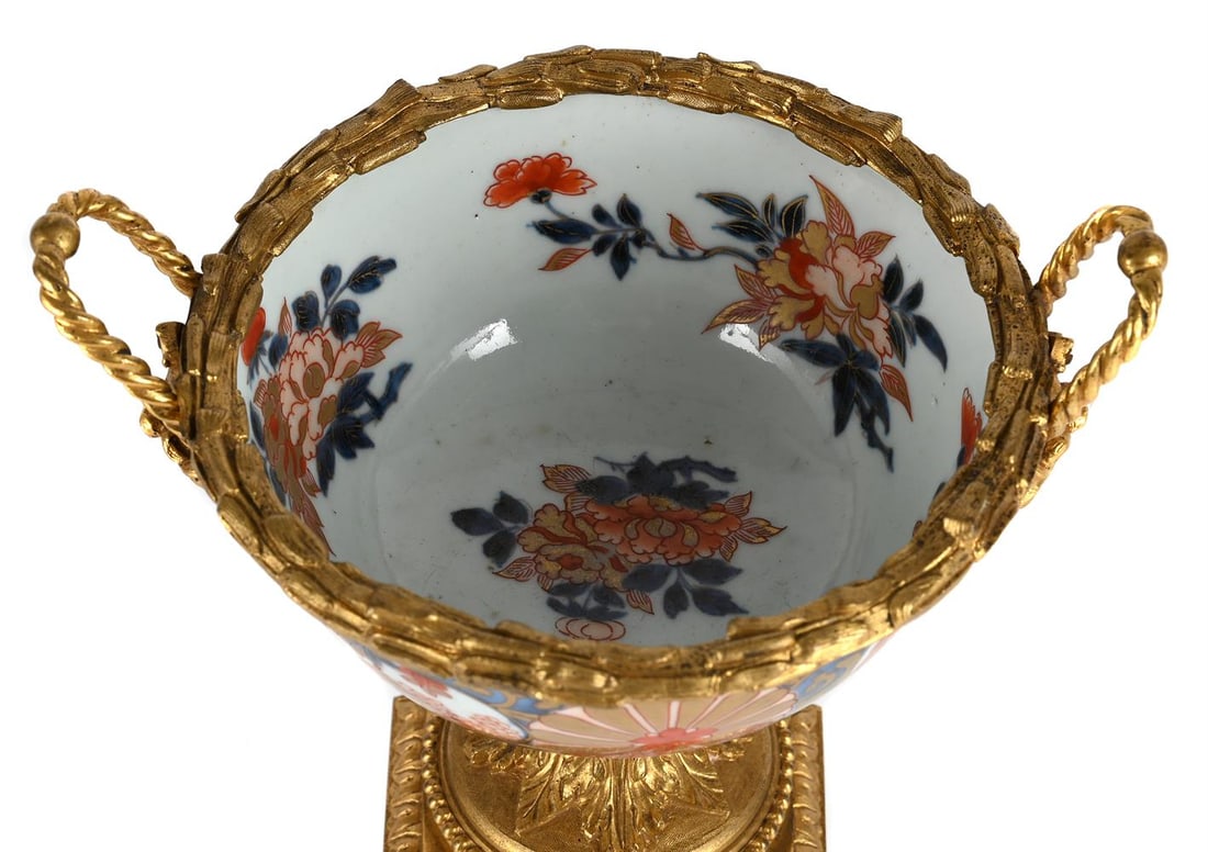 AN ORMOLU-MOUNTED IMARI BOWL, FRENCH, 19TH CENTURY - 2