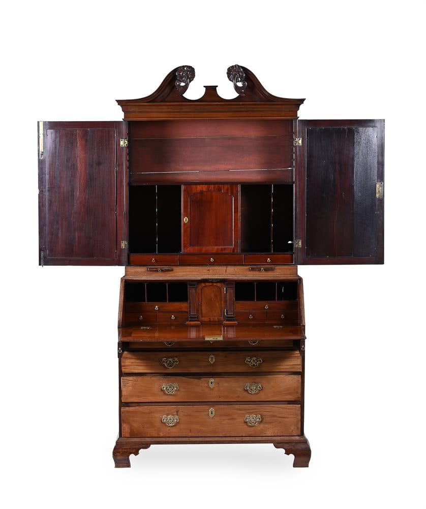 A GEORGE III MAHOGANY BUREAU CABINET, LATE 18TH CENTURY - 2