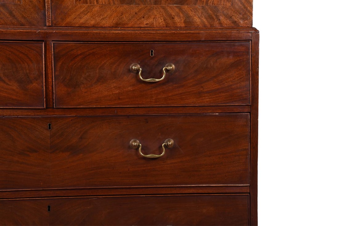 Y A LATE GEORGE III MAHOGANY, ROSEWOOD CROSSBANDED AND SATINWOOD STRUNG LINEN PRESS, CIRCA 1800 - 3