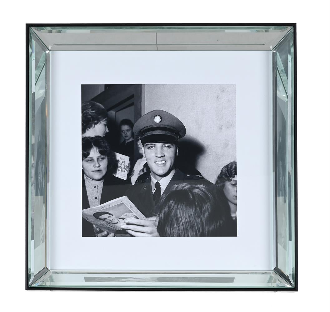 A SET OF SIX SQUARE MIRRORED PHOTO FRAMES, OF RECENT MANUFACTURE - 3