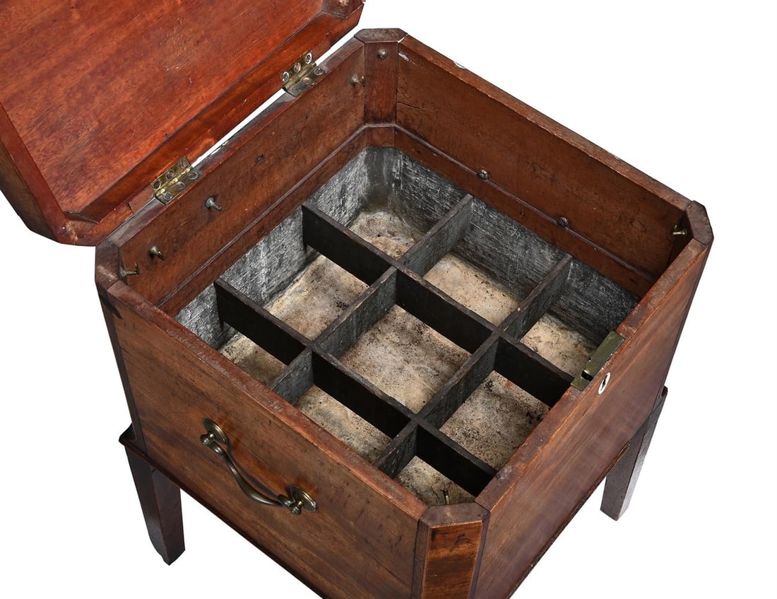Y A GEORGE III SATINWOOD STRUNG MAHOGANY DOME TOP CELLARETTE, CIRCA 1795 - 3