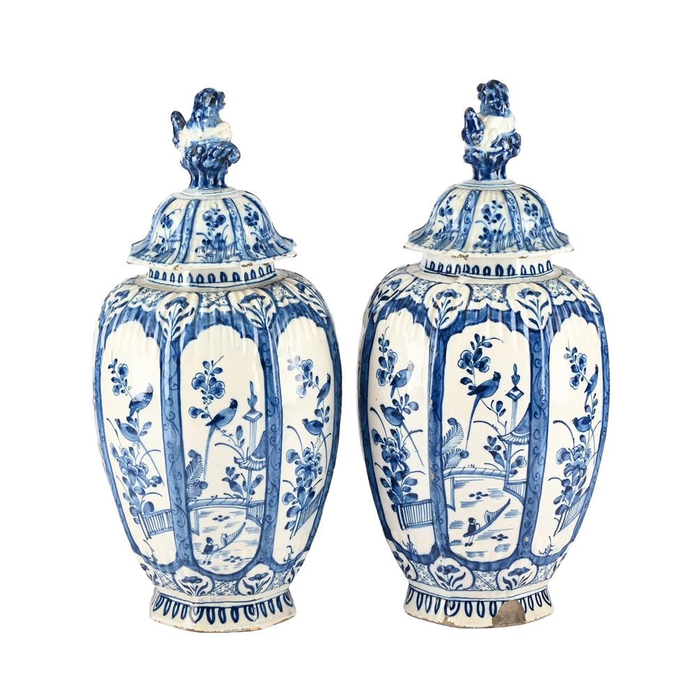 A PAIR OF DUTCH DELFT BLUE AND WHITE OCTAGONAL SECTION VASES AND COVERS, LATE 19TH CENTURY - 2