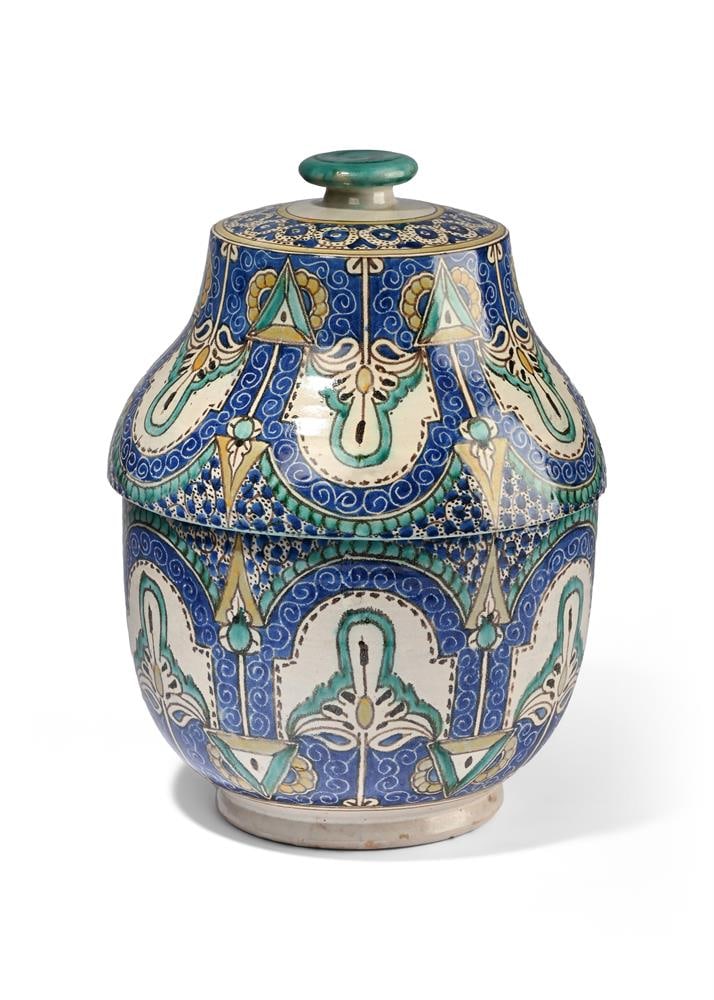A MOROCCAN 'JOBBANA' DAIRY JAR AND COVER, EARLY 20TH CENTURY - 2