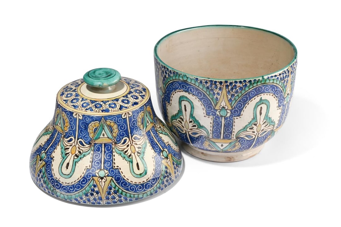 A MOROCCAN 'JOBBANA' DAIRY JAR AND COVER, EARLY 20TH CENTURY - 3