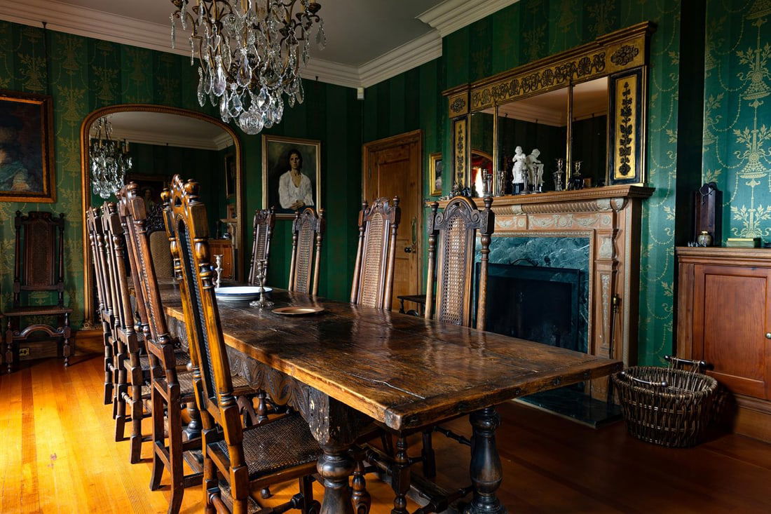 AN OAK REFECTORY TABLE, 17TH CENTURY AND LATER - 4
