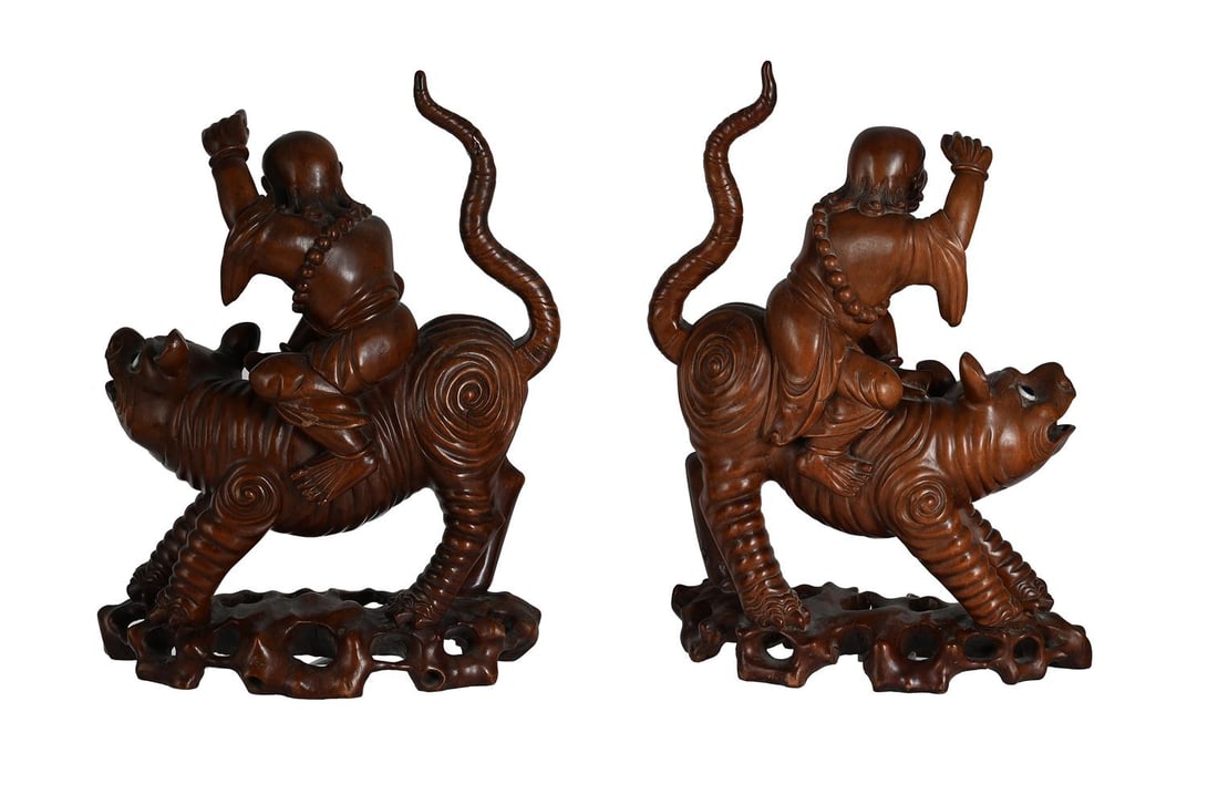 A LARGE PAIR OF CARVED WOOD LOHANS RIDING TIGERS, LATE 19TH OR EARLY 20TH CENTURY - 4