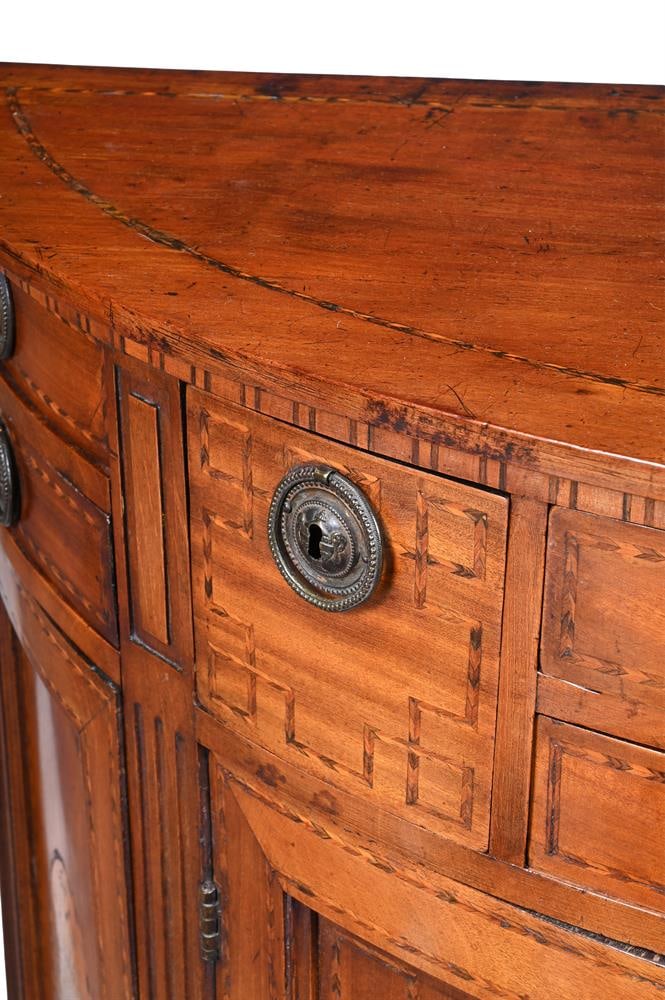 A MARQUETRY INLAID MAHOGANY ELIPTICAL COMMODE, DUTCH, CIRCA 1790-1800 - 3