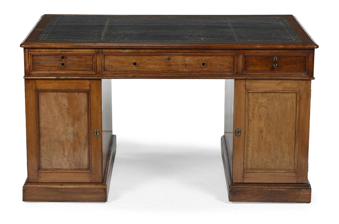 A MAHOGANY PEDESTAL DESK, FIRST HALF 19TH CENTURY - 2