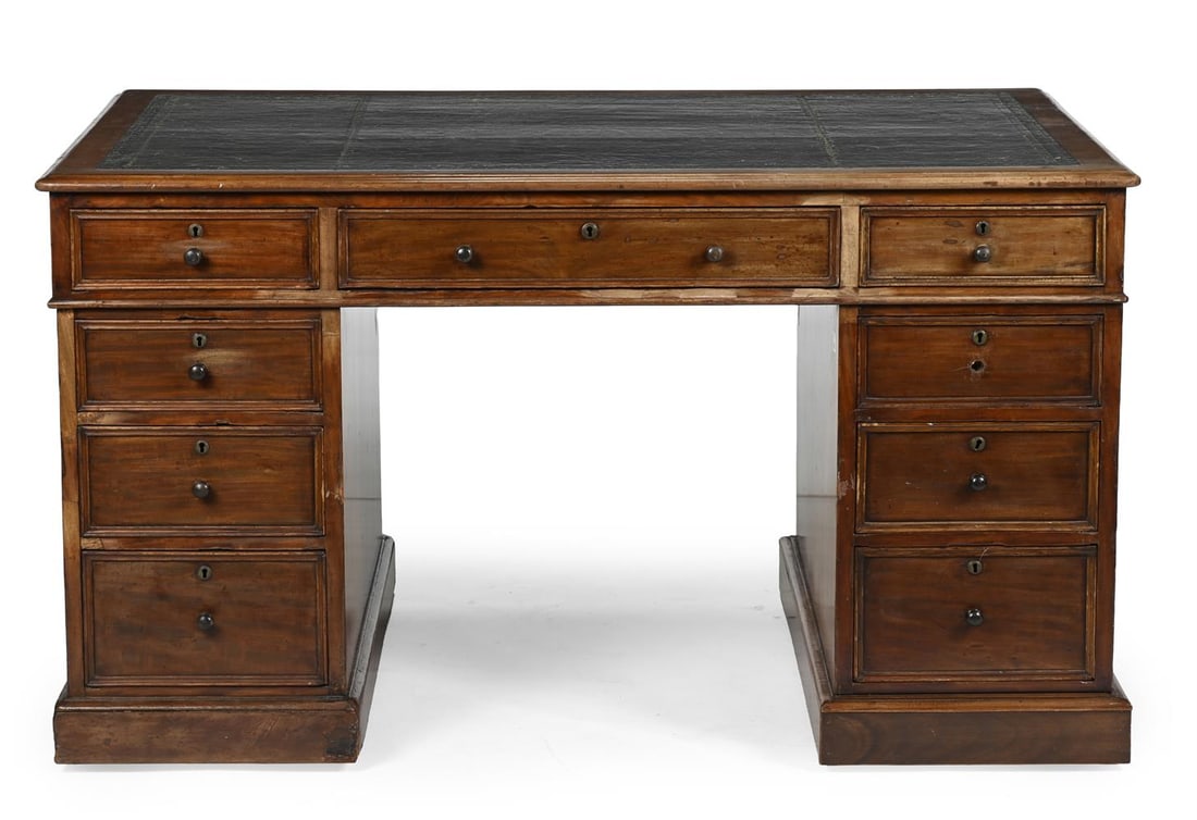 A MAHOGANY PEDESTAL DESK, FIRST HALF 19TH CENTURY - 3