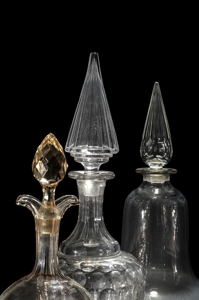 FOUR VARIOUS CLEAR GLASS CHEMIST JARS AND FACETED STOPPERS, TOGETHER WITH A PAIR OF DECANTERS - 2