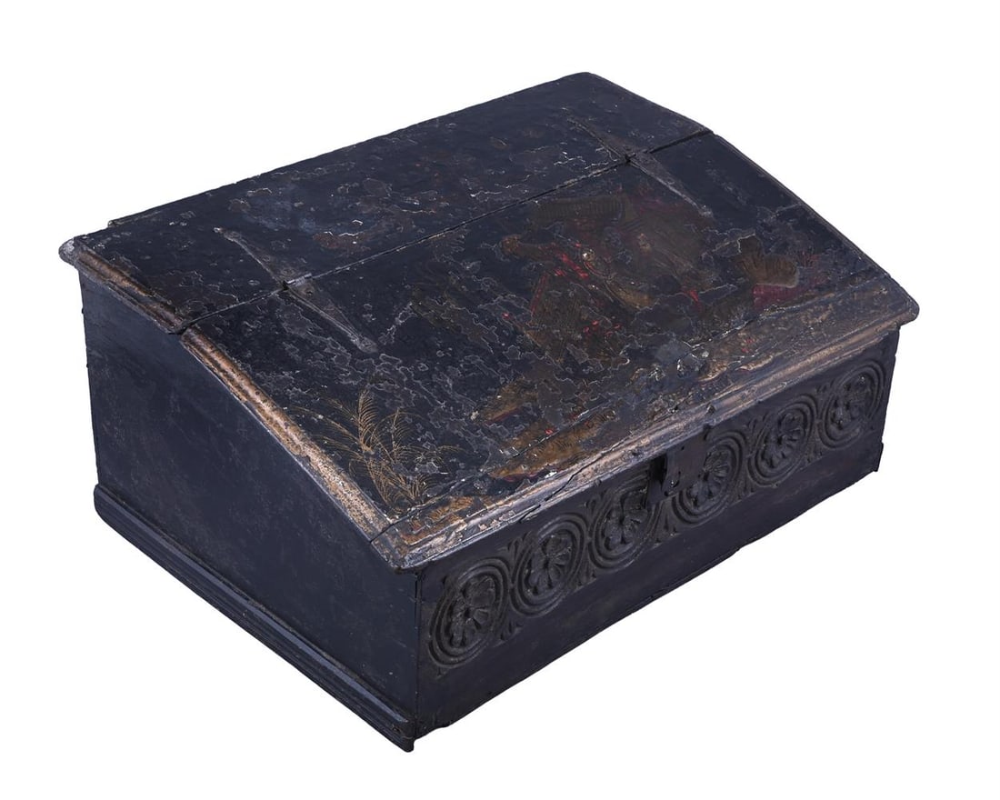 A BLACK LACQUER AND CHINOISERIE DECORATED OAK WRITING BOX, CIRCA 1660 - 2