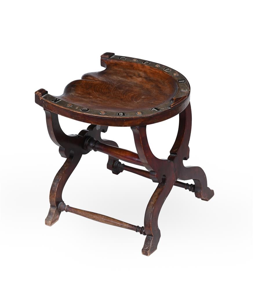 AN EDWARDIAN BIRCH HORSESHOE SHAPED 'GOOD LUCK' STOOL, EARLY 20TH CENTURY - 4