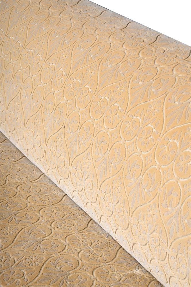 A VICTORIAN CARVED MAHOGANY LOW BACK SOFA, IN THE MANNER OF GILLOWS, CIRCA 1865 - 3