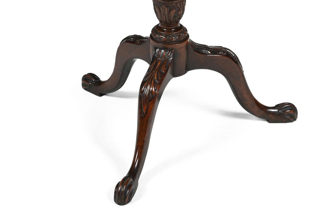 A GEORGE III MAHOGANY PIE CRUST TRIPOD TABLE, CIRCA 1790 - 3