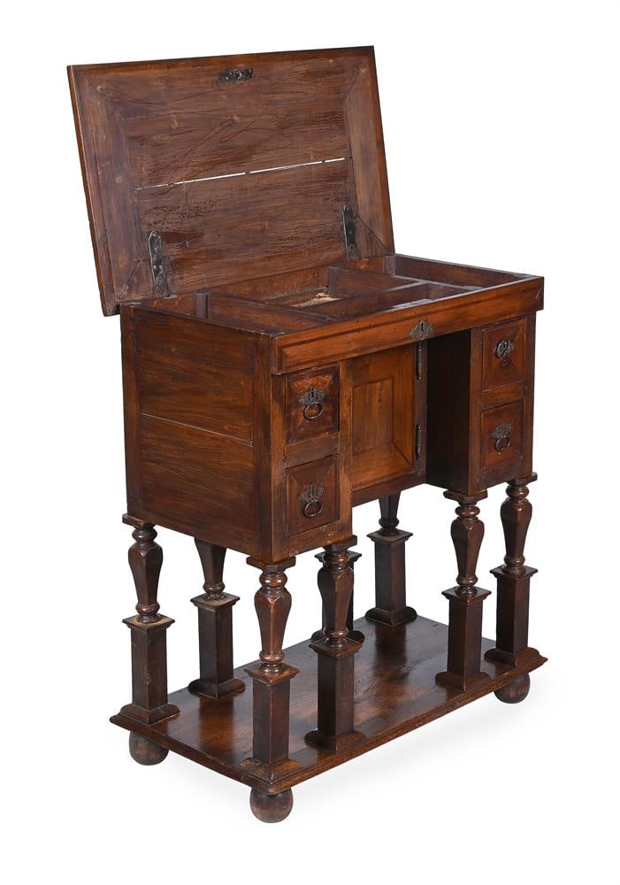 AN OAK AND WALNUT CONTINENTAL KNEEHOLE DESK OR WRITING TABLE, 18TH OR EARLY 19TH CENTURY - 2