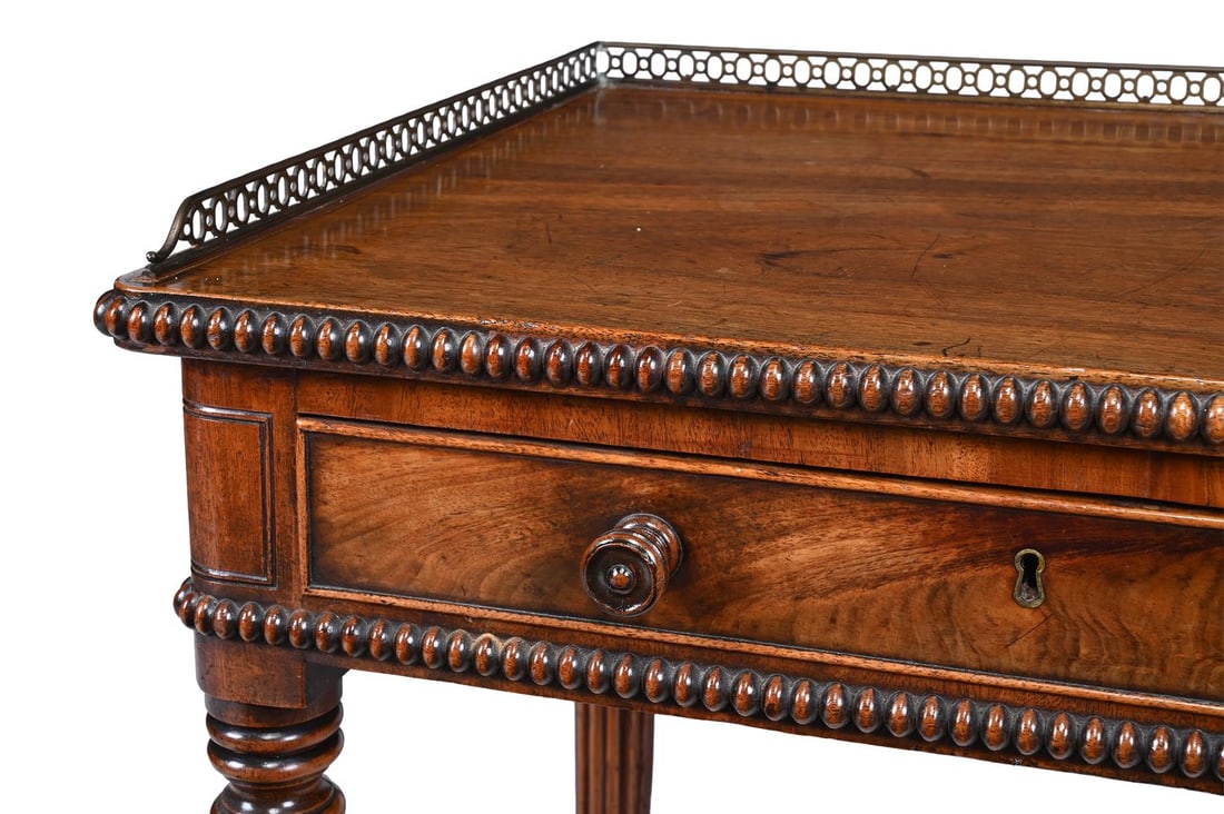 A GEORGE IV MAHOGANY DRESSING OR SIDE TABLE, IN THE MANNER OF GILLOWS, CIRCA 1825 - 3