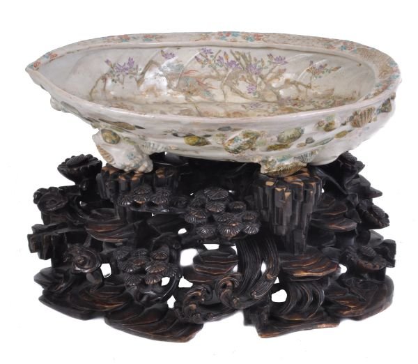 A Chinese famille rose porcelain hexagonal jardini - 3