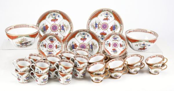 A Chamberlain's Worcester 'Dragon in compartments'