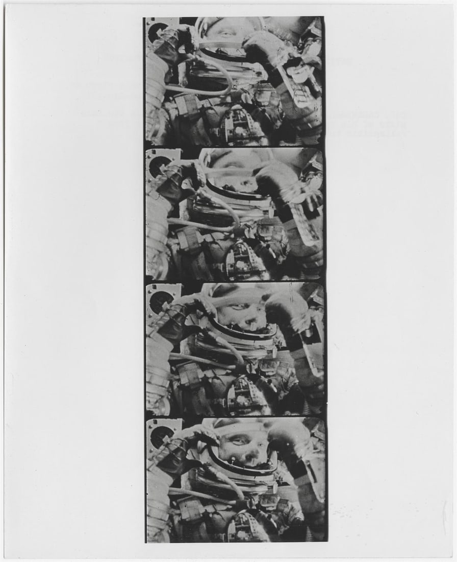 [Mercury Atlas 6] JOHN GLENN IN ORBIT ABOARD FRIENDSHIP 7 (1 of 5)