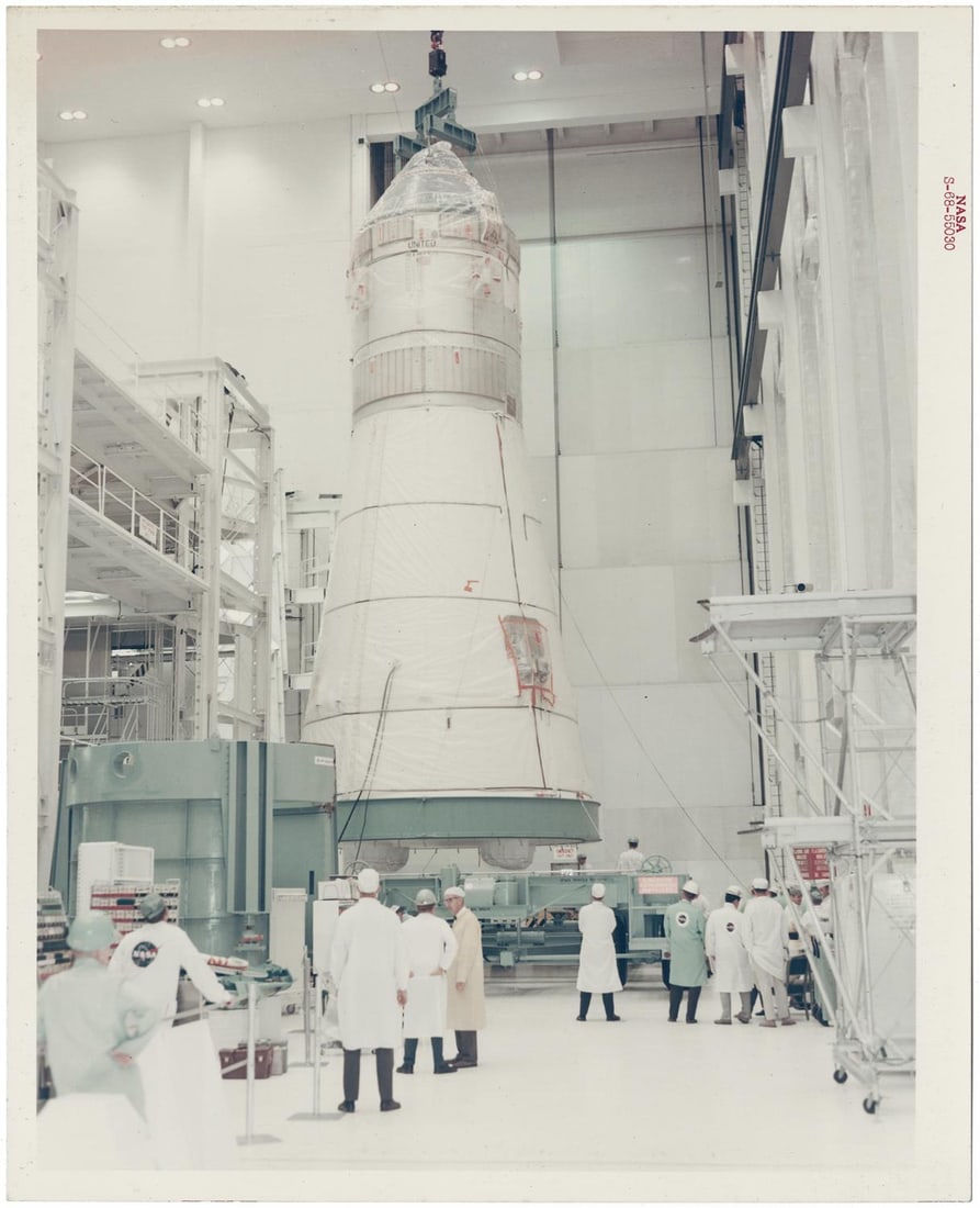 [Apollo 8] THE FIRST SPACECRAFT TO CARRY HUMANS TO THE MOON (1 of 2)