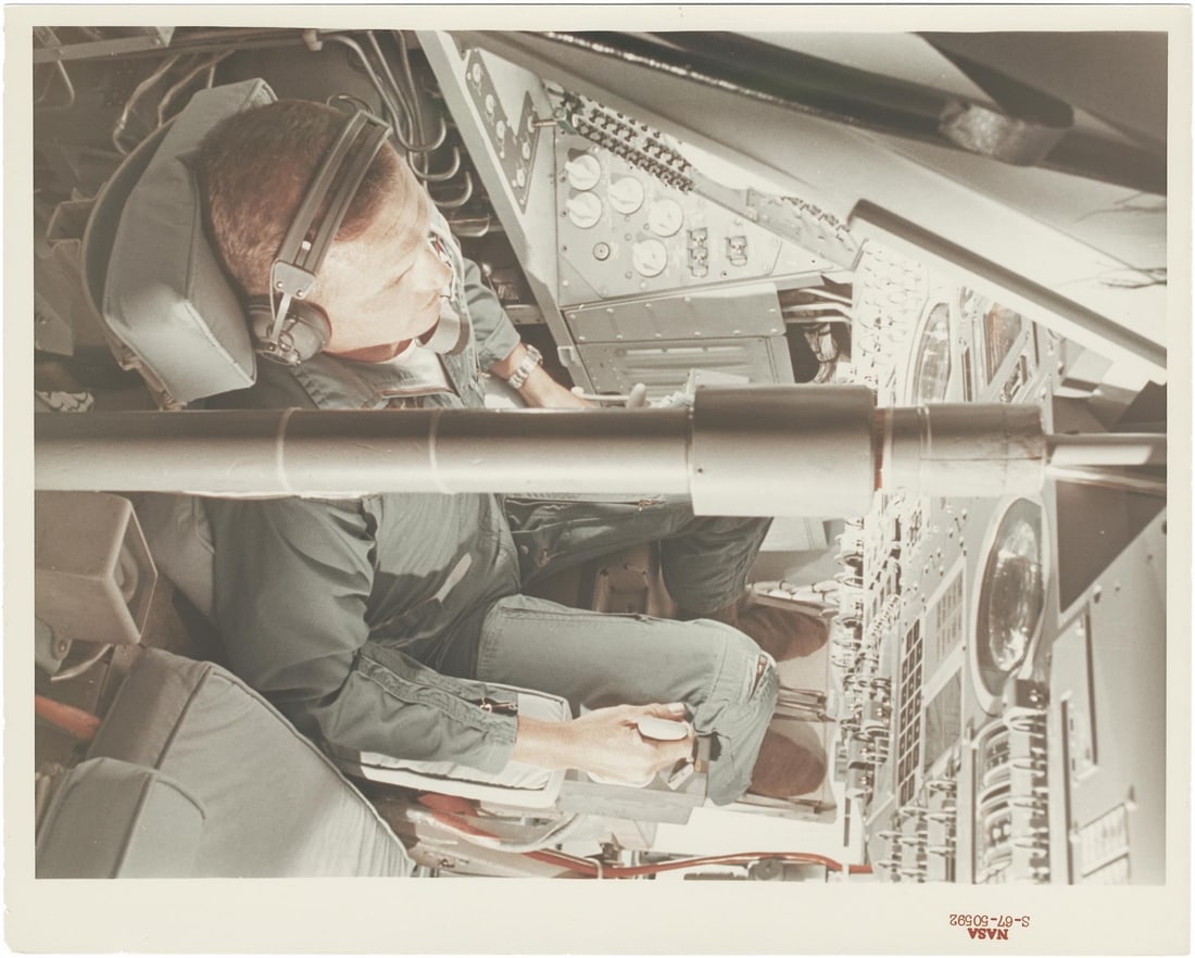 [Apollo 8] COMMANDER FRANK BORMAN SIMULATING THE FIRST MISSION TO ANOTHER WORLD (1 of 2)