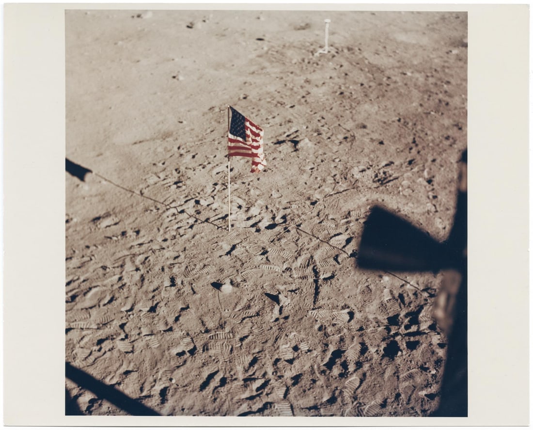 [Apollo 11] COVER OF LIFE: THE FIRST U.S. FLAG STANDING ON THE MOON (1 of 5)