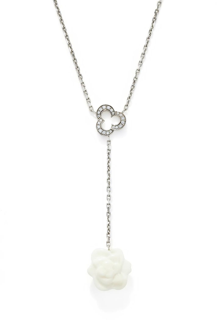 CHANEL, A DIAMOND AND AGATE 'CAMÉLIA MINI SCULPTE' PENDANT NECKLACE (1 of 2)