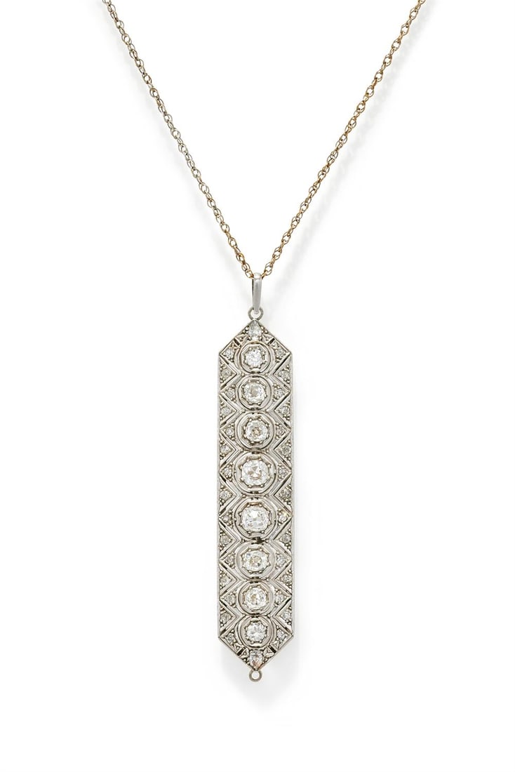 A DIAMOND DROP PENDANT (1 of 2)