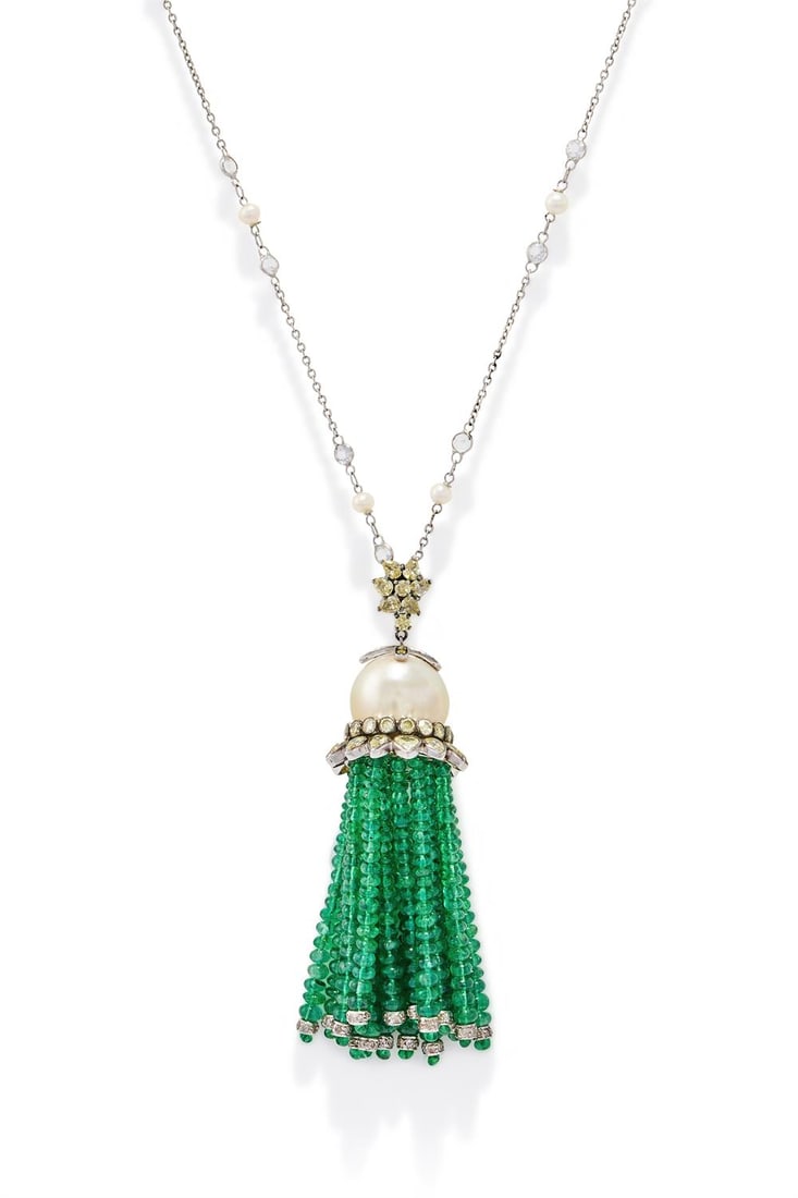 AN EMERALD, DIAMOND AND CULTURED PEARL SAUTOIR (1 of 2)