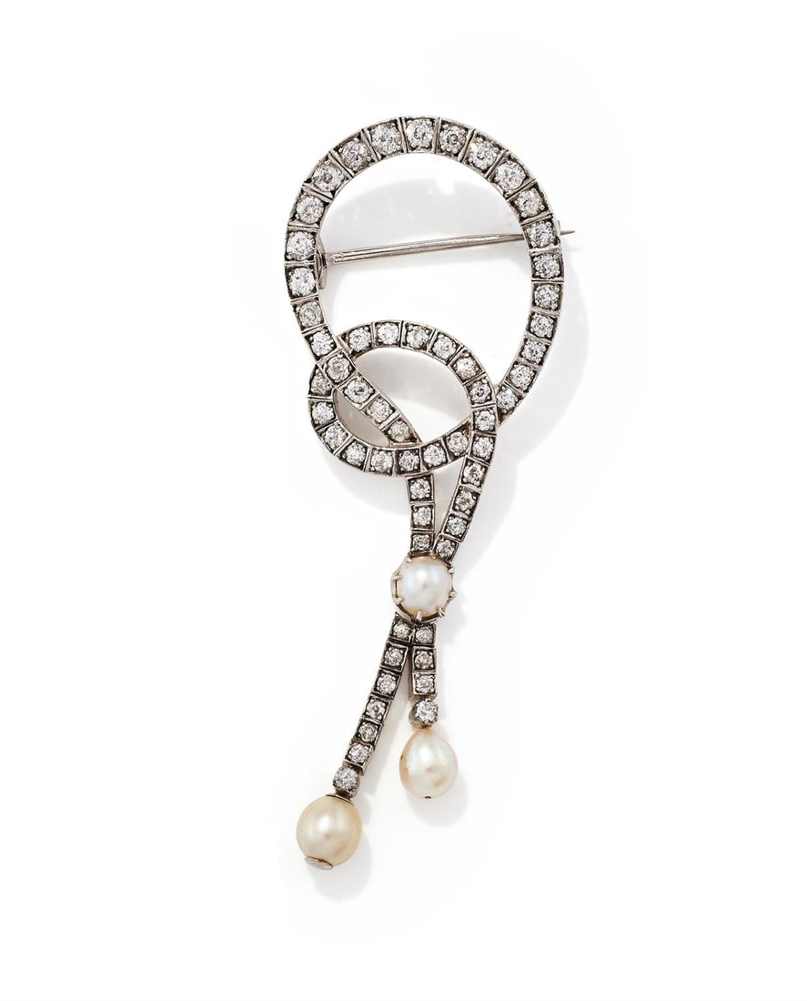 A DIAMOND AND PEARL BROOCH (1 of 2)