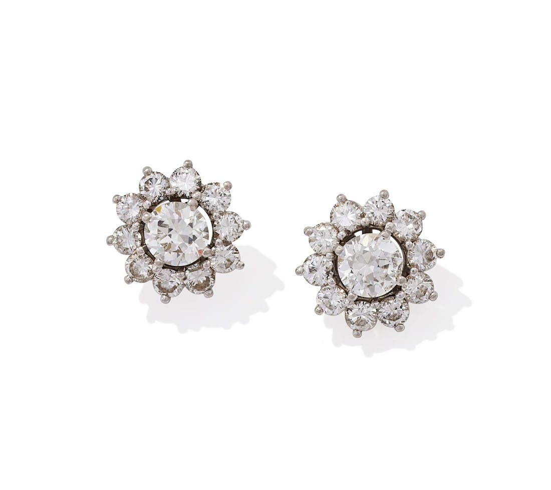 A PAIR OF DIAMOND CLUSTER EARRINGS (1 of 2)