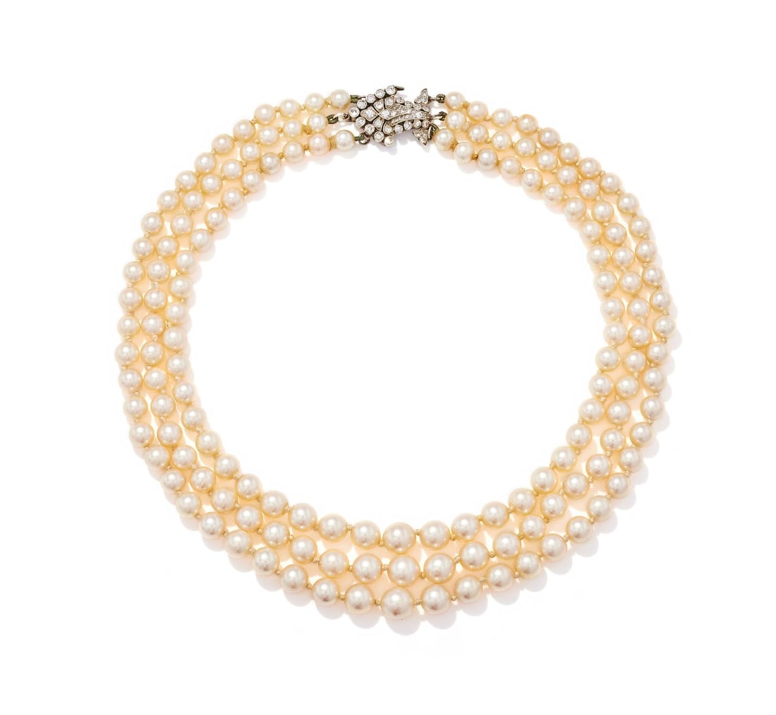 A THREE STRAND CULTURED PEARL NECKLACE WITH EARLY 20TH CENTURY DIAMOND CLASP (1 of 3)