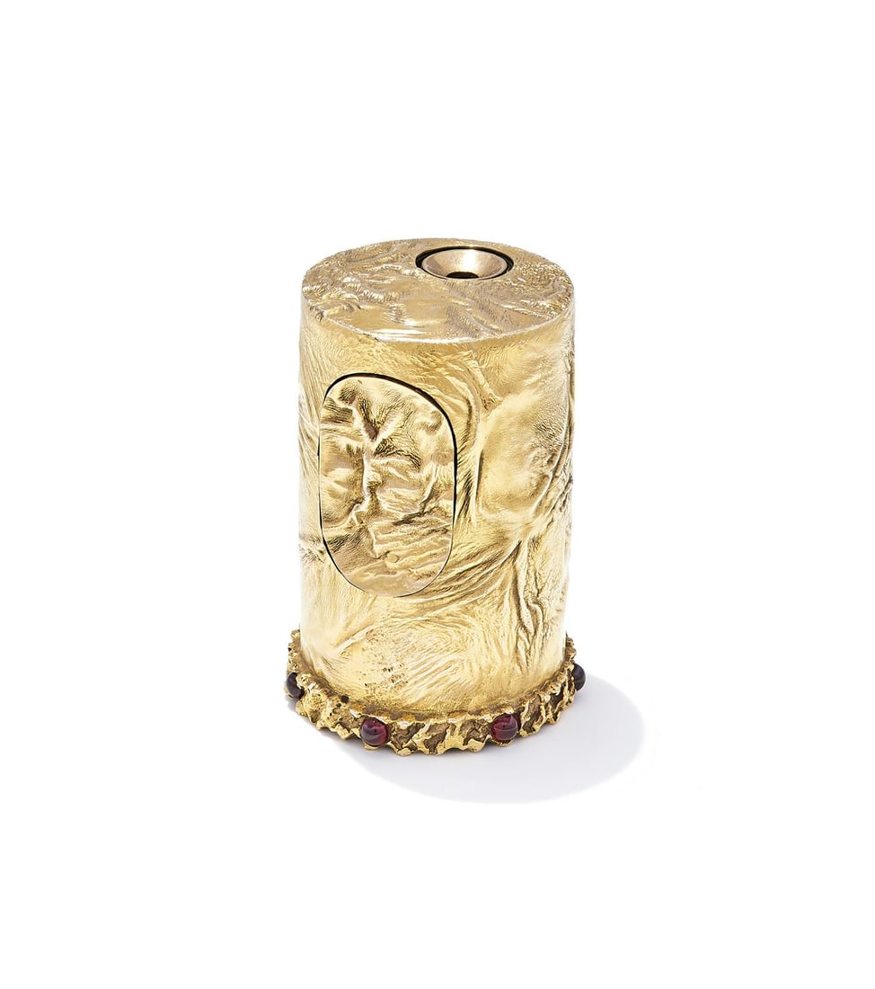 BRAUN, A 9 CARAT GOLD SLEEVE AND GRANET SET TABLE LIGHTER (1 of 3)